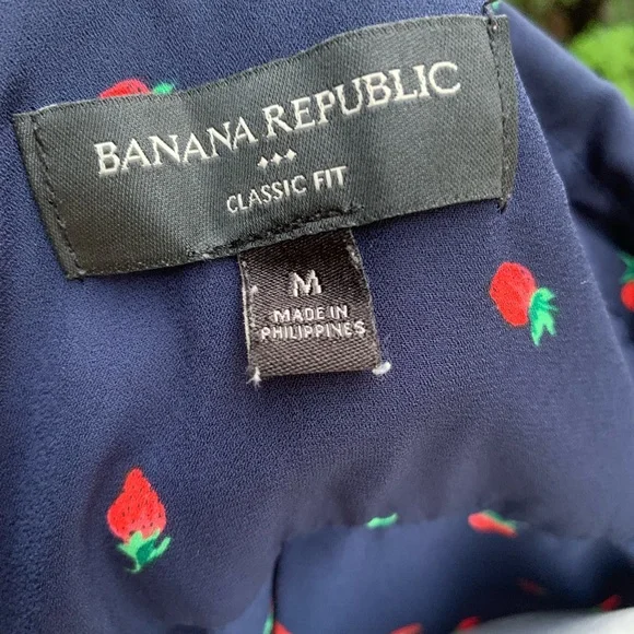 Banana Republic Blue Sleeveless Blouse with Notched Collar - Picture 5 of 5